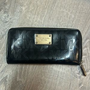 Michael kors jet set wallet